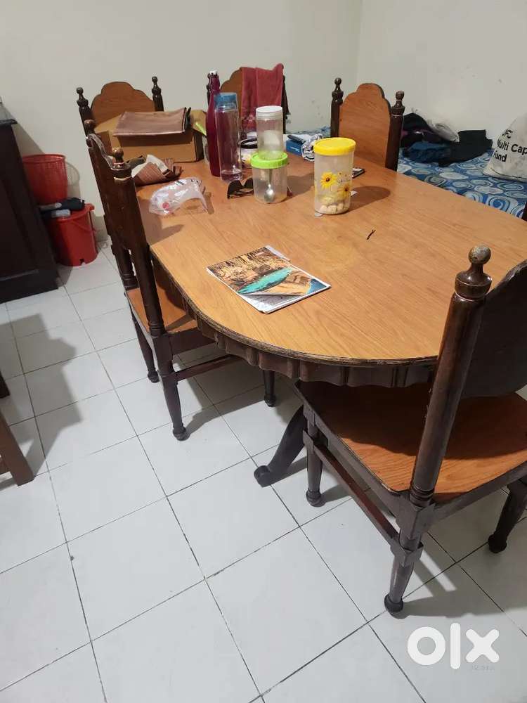 Dining table with 6 chairs