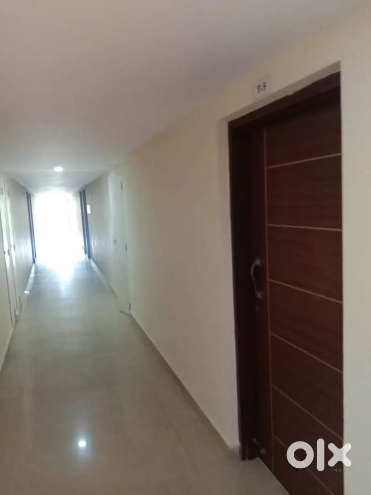 100 sqmtr unfurnished office available for rent 60 k at stinez