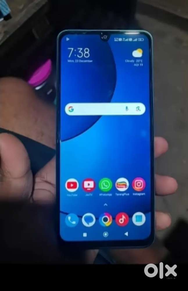 POCO C75 5G SILVER COLOUR 4/64 GB STORAGE