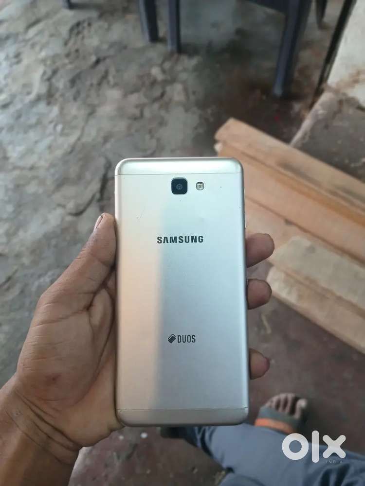 Samsung J7 Prime (32GB) – Smooth Performance  Best Budget Phone