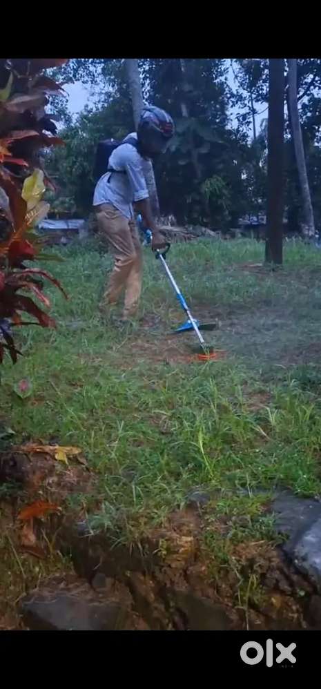 Hykon Rechargable Battery Brush cutter ( Negotiable +2 battery) 6hrs+