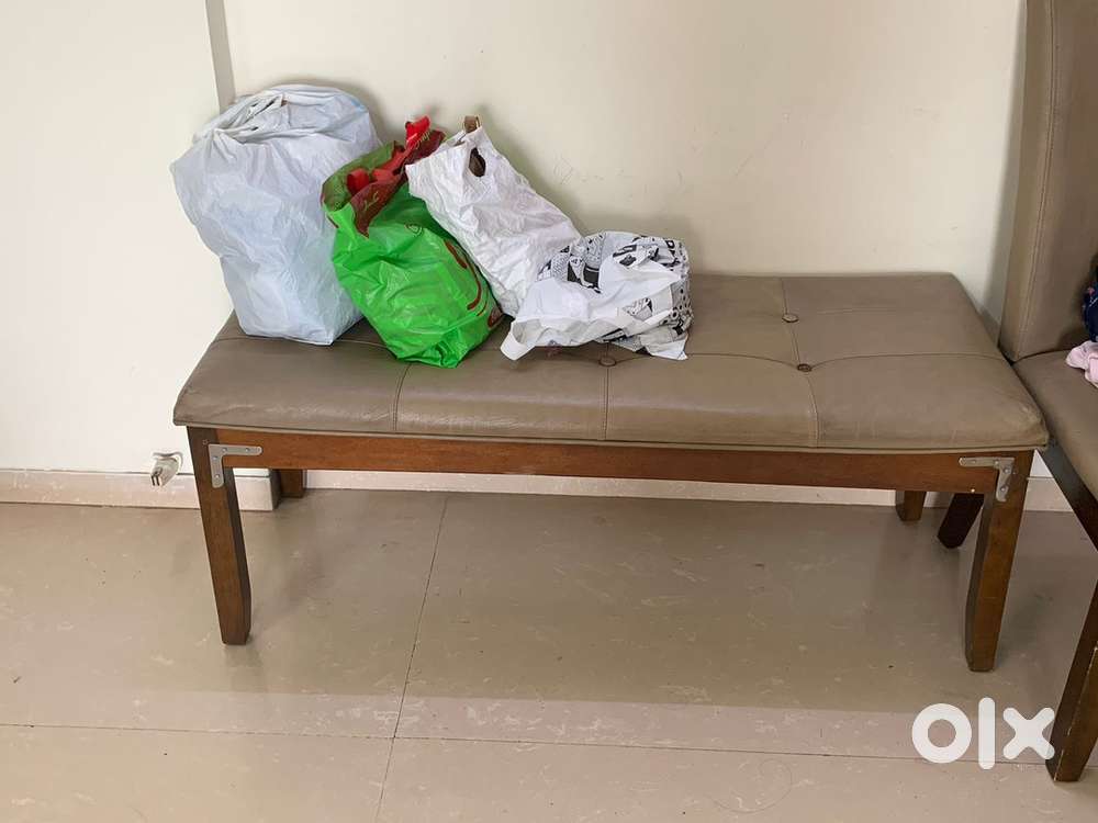 6 seater dinning table with marble heavy top