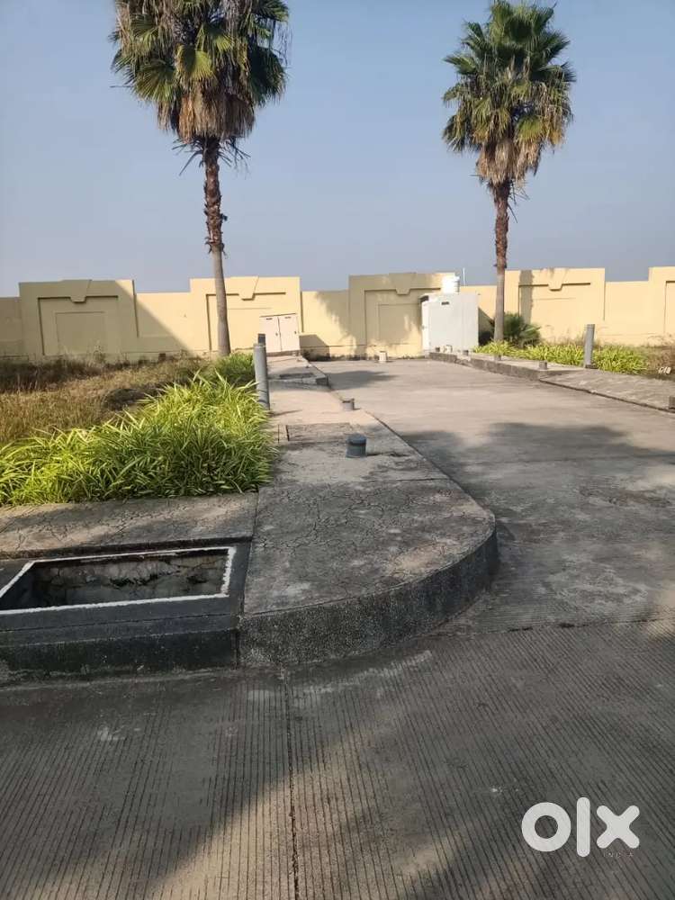 3829 sqft plot sell greenery campus