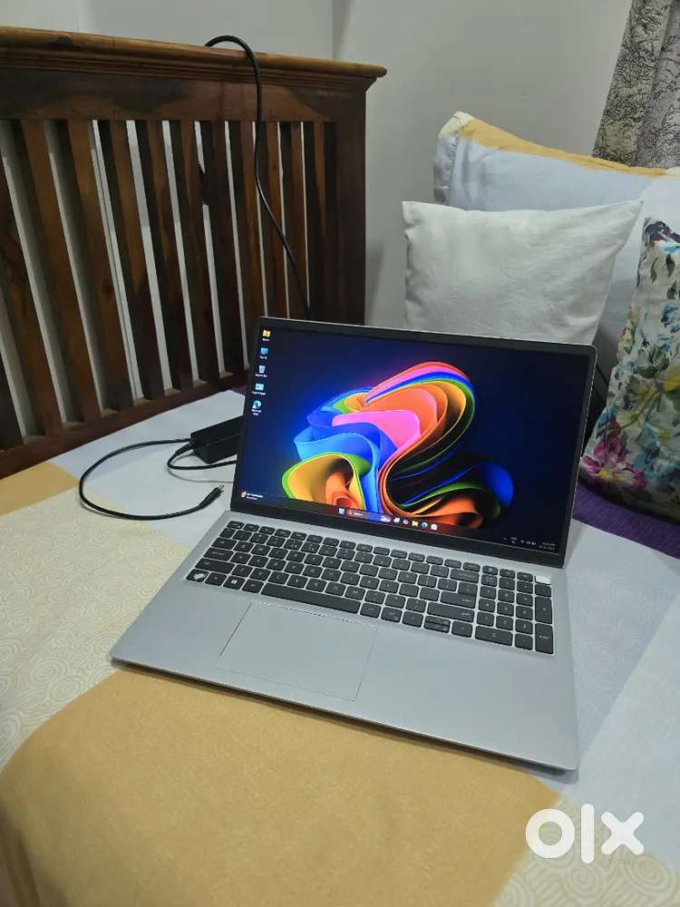 Dell Laptop i5 11th Gen Inspiron 15 with charger