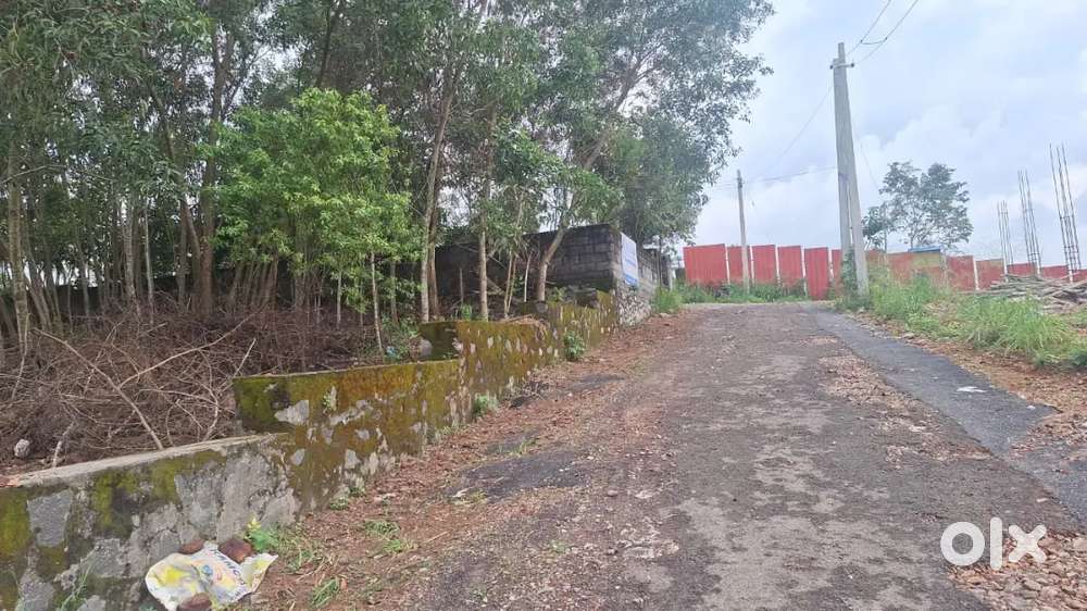 Kazhakoottam-Kulathur  9.6 cent for sale