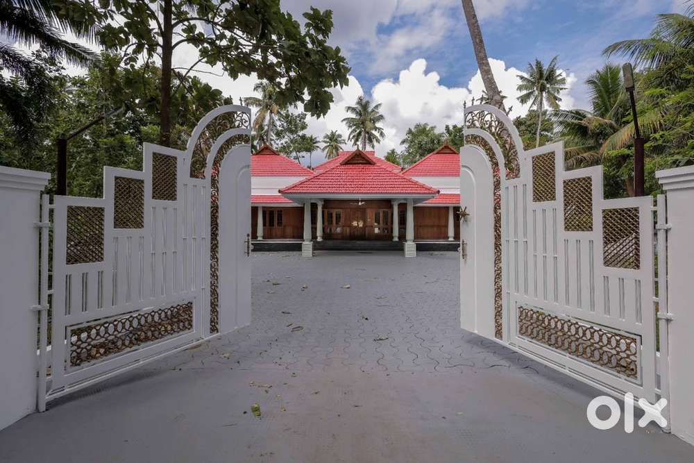 Afully furnished single floor home with 3000squerfeet