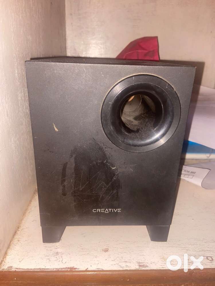 Creative subwoofer and speakers