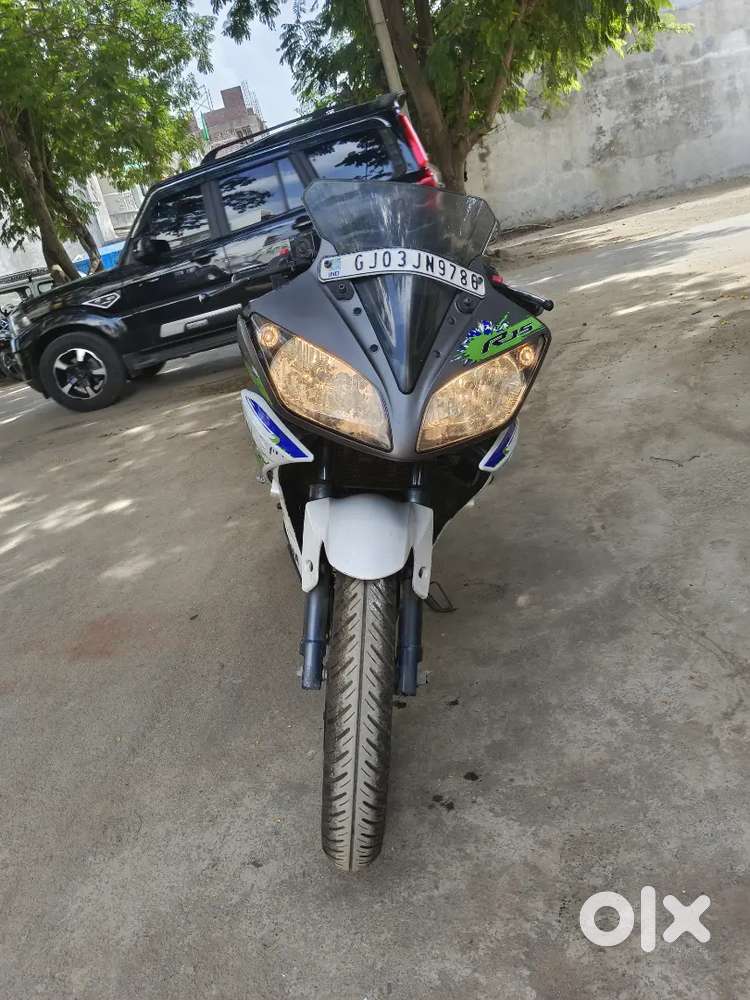Yamaha R15 V2  YZF R15 V2 2016
