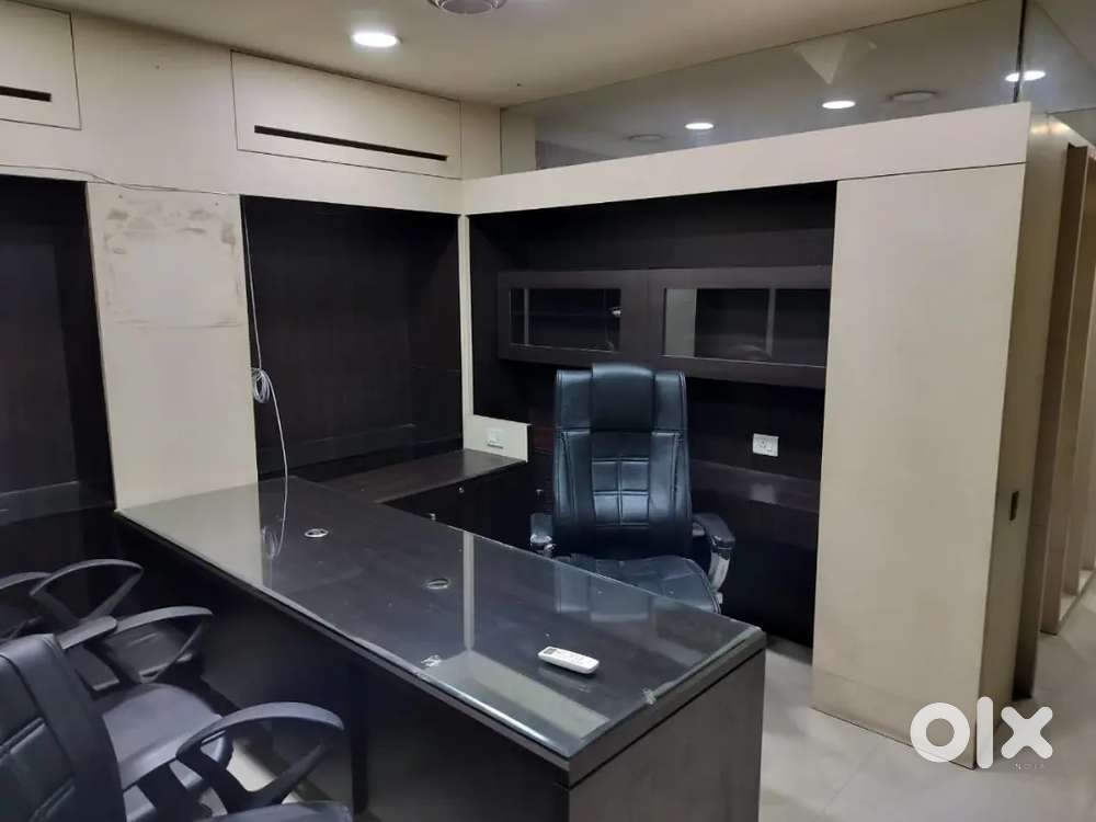 Any consultant and private office