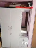 5 door wardrobe with dressing mirror