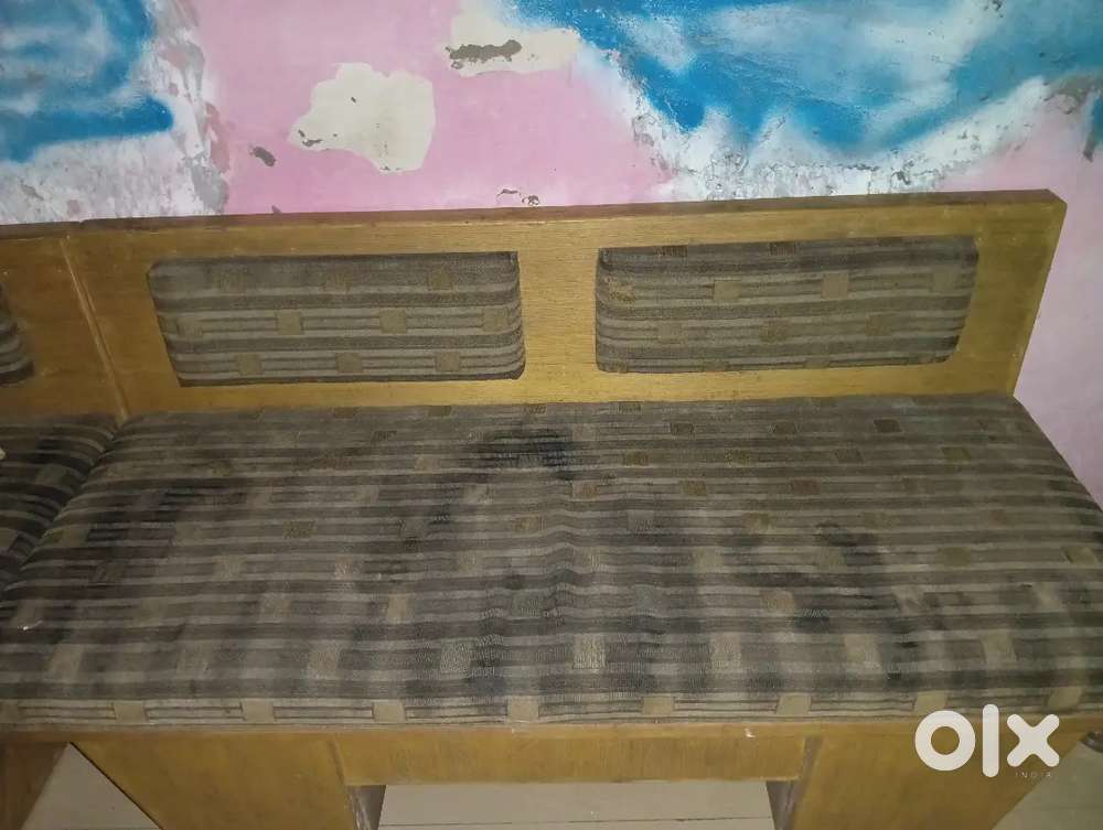 Best quality hai ek mast sofa hai