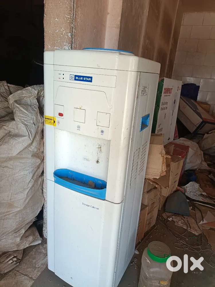 bloostar water bottle dispenser