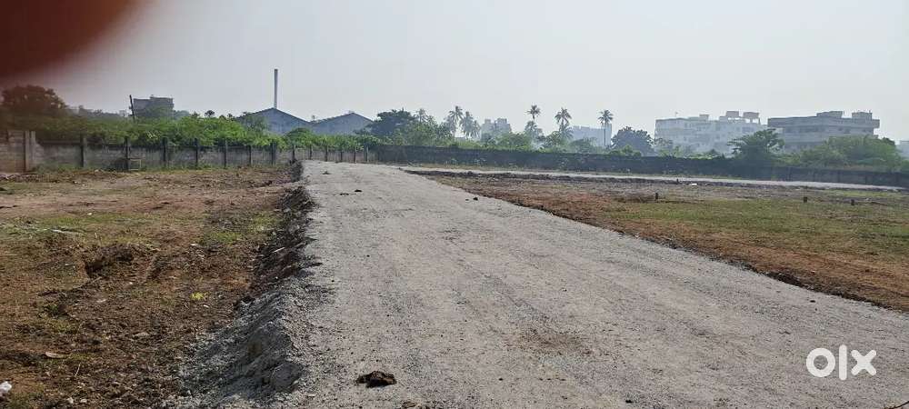 మంగళగిరి హైవేకి 2 వ ప్లాట్ తూర్పు ఫేసింగ్ 220,440,660 గజాలు ప్లాట్స్