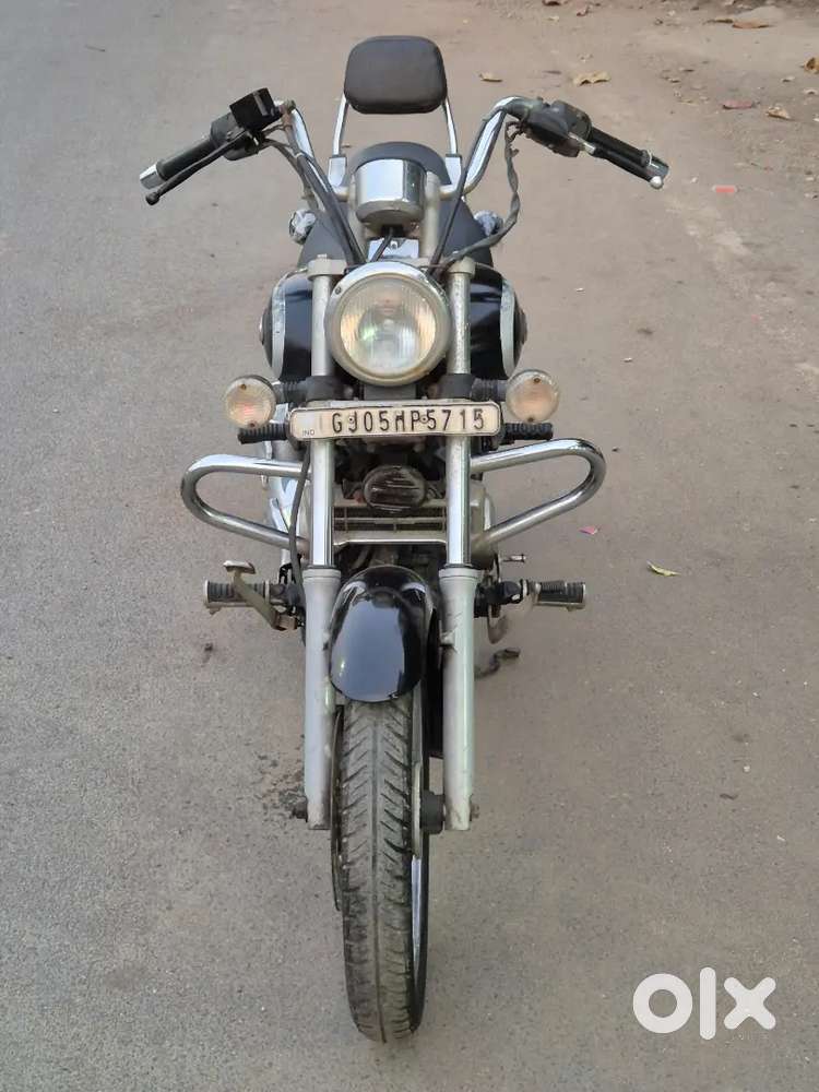 BAJAJ AVENGER 220CC  2016 MODEL