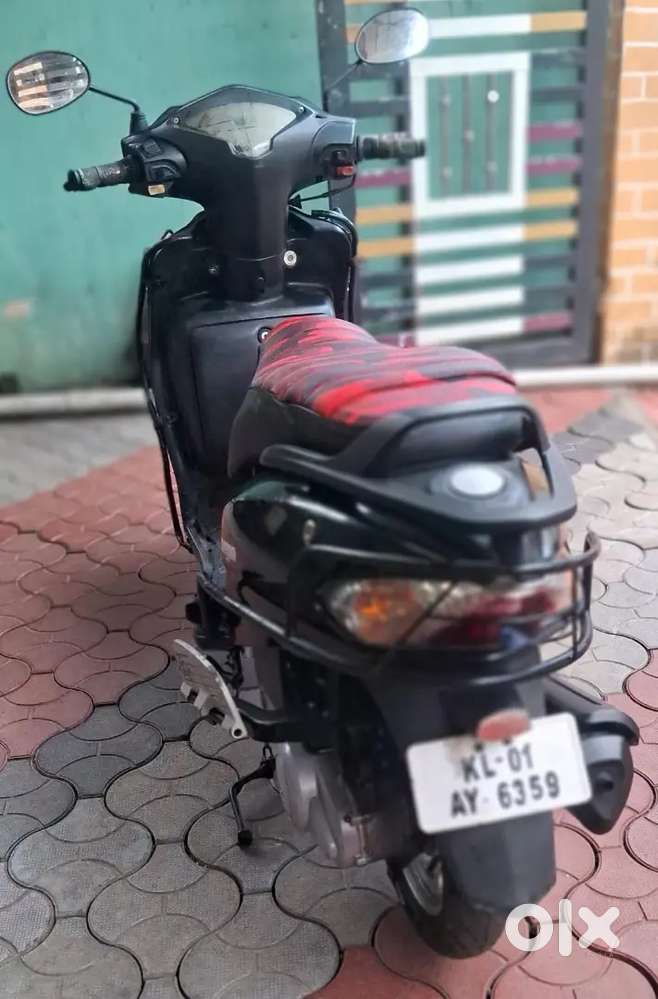 Front & back tyer tubless. New battery. Good condition vechicle