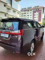 Inova crysta 2019 G .auto diesel 7 seater