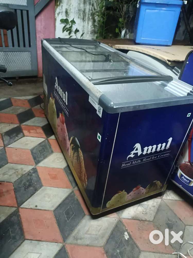 Glasstop freezer with good condition