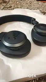 JBL Bluetooth Headset model JBL Live 650BTNC good working headphones