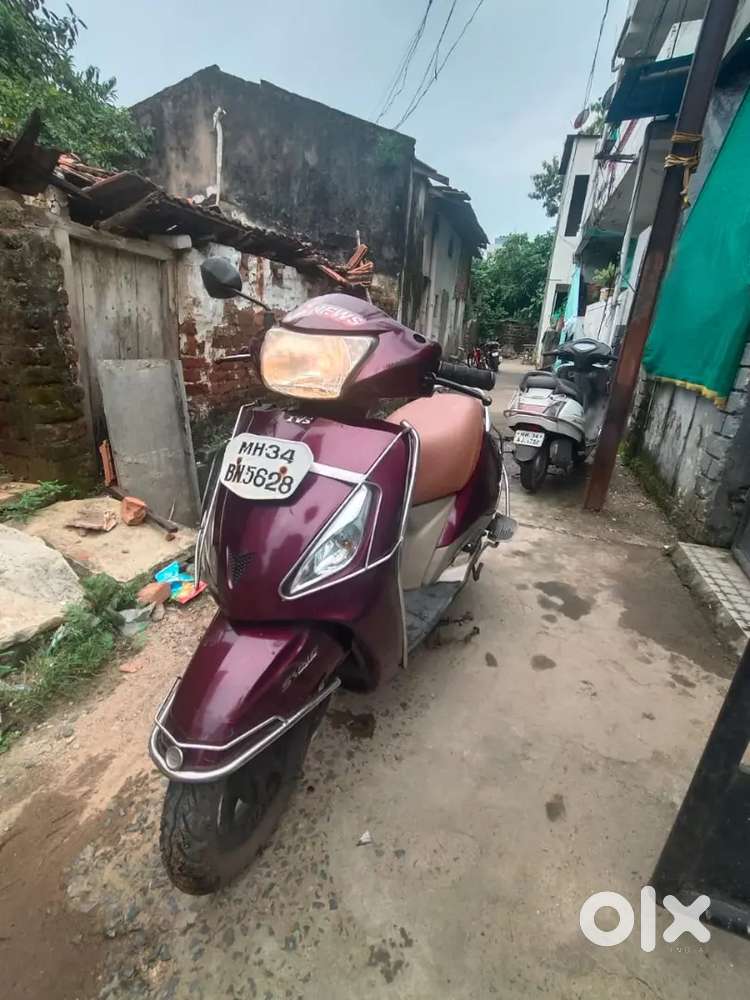 Urgent sale no problem and original paint  jurnalist scooter