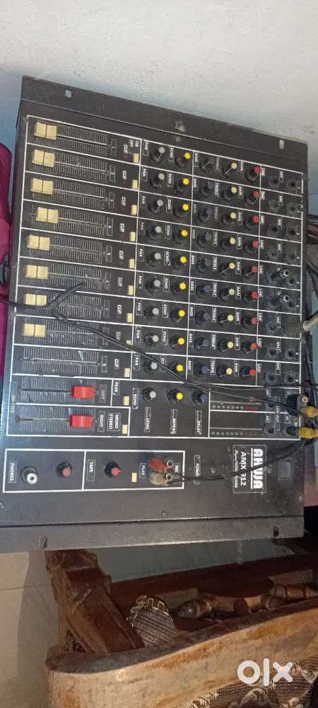 Ahuja 9 chanel mixer