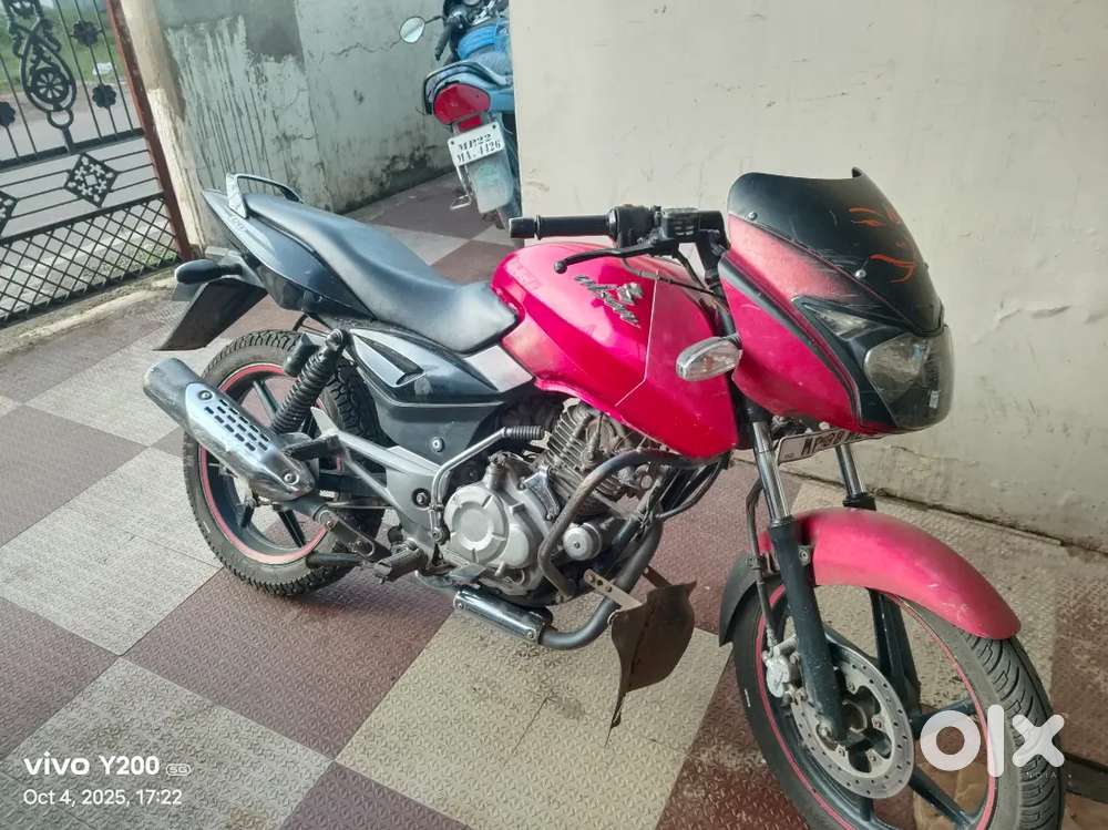 दोनों टायर नए हैं। अर्जेंट बेचना है। गाड़ी में कोई काम नहीं है।