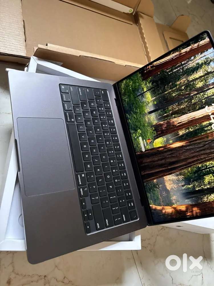 Macbook Pro 14 inch M3 Pro chip