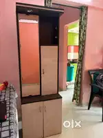 Dressing table woth storage and mirror