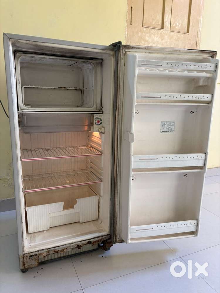 Fridge(Refrigerator) in working condition