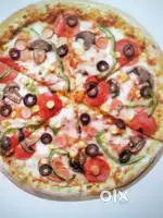 Restorant cafe lyi cook di load hy pizza burger noodles etc.