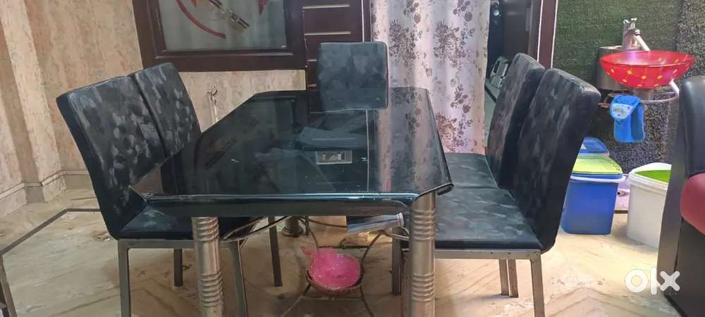 Dining Table Steel & Tafan With Curve Glass And 6 Chair  New Condition