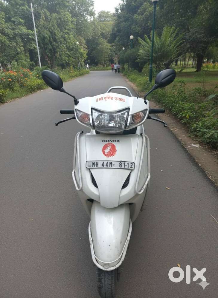 Activa White P104