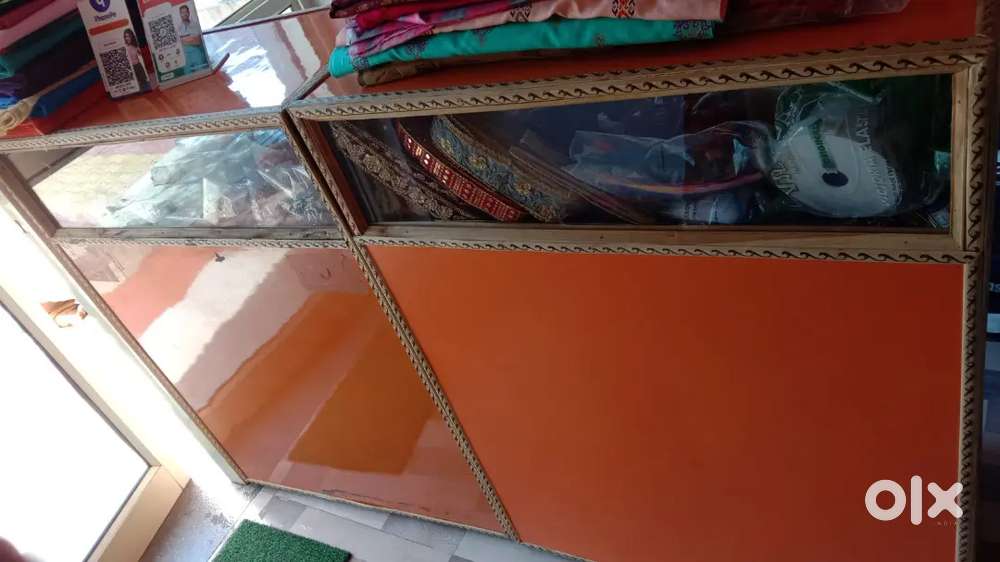 3/4 two glass counter