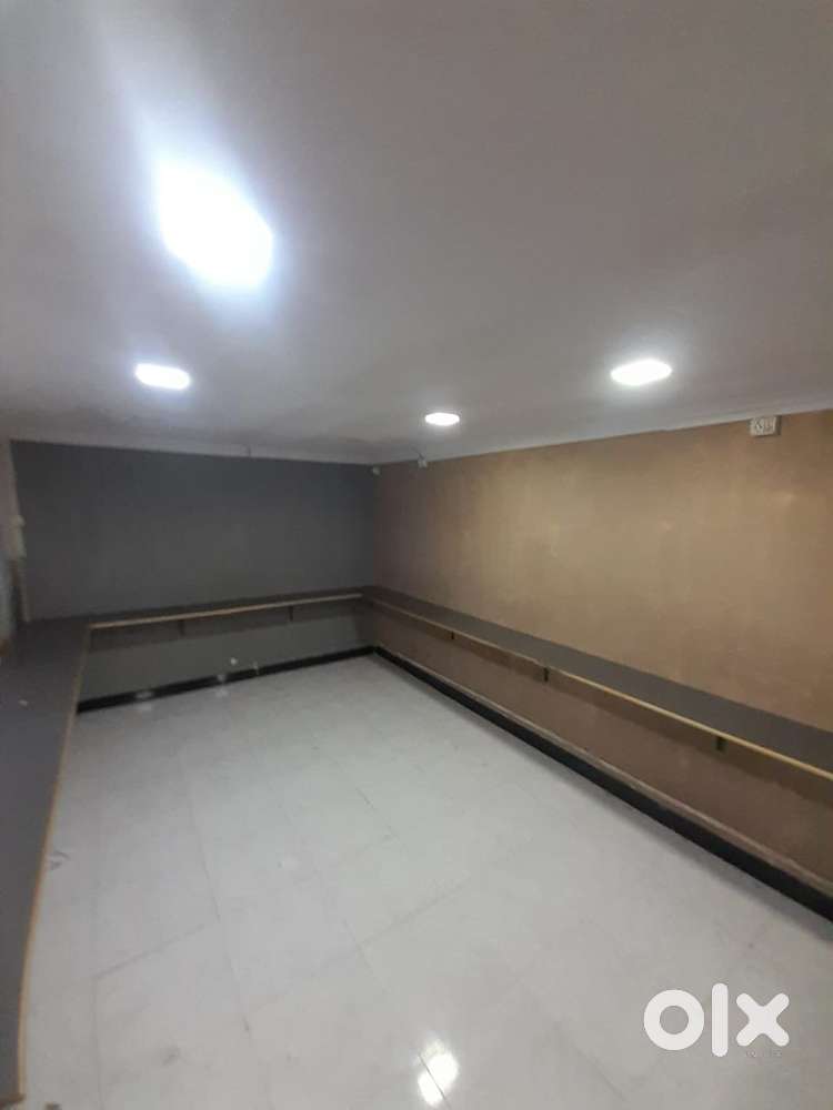 Near Chembur station shops available