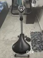 A cockatoo brand gym cycle with adjustable height