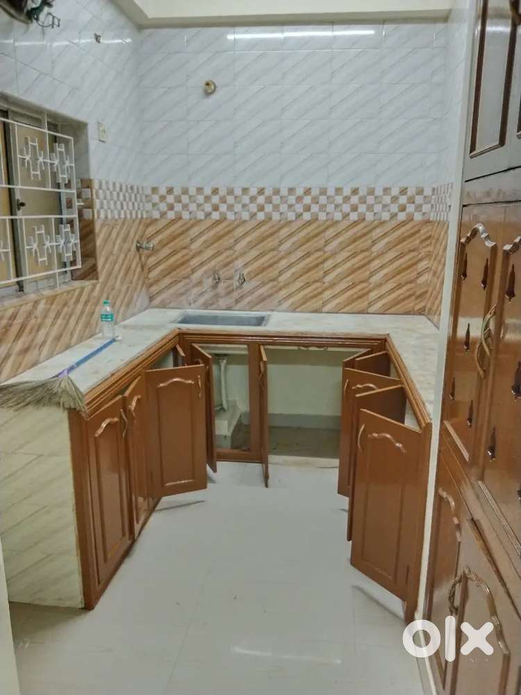 Gopalapuram LEASE 900 Sqft. 2 BHK FLAT RS-30 LAC.