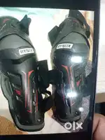 Rynox knee guard