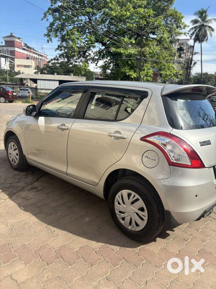 Maruti Suzuki Swift VXI Optional, 2015, Petrol