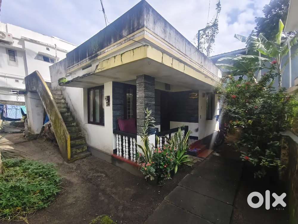 3.500CENT 2BHK SEMI FURNISHED HOUSE FOR SALE IN ELAMAKKARA