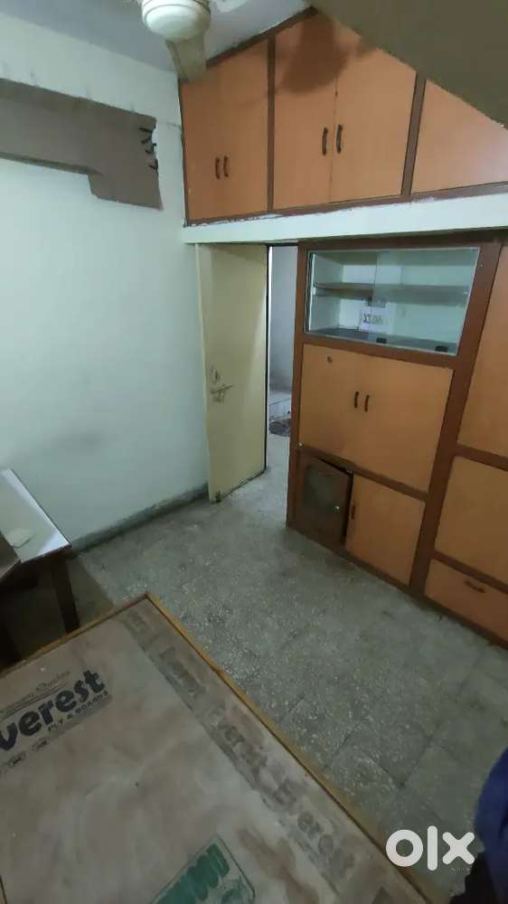 Urgently need of flatmate in sharing