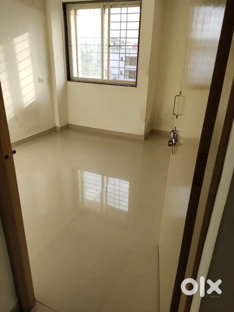 Deposit 30000 Flat on rent near McDonald's, Zudio Mumbai Pune Rd.