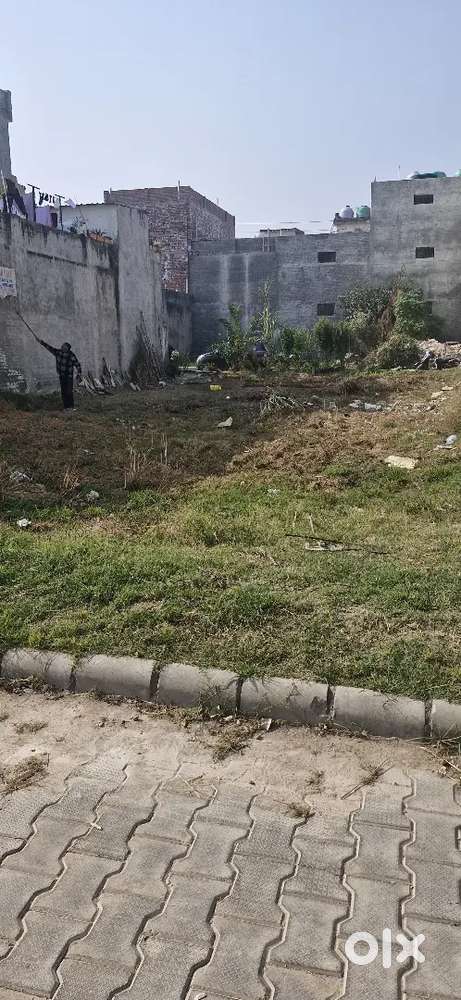 105 gaj plot for sale in Dhakoli  Near sec 20 Panchkula