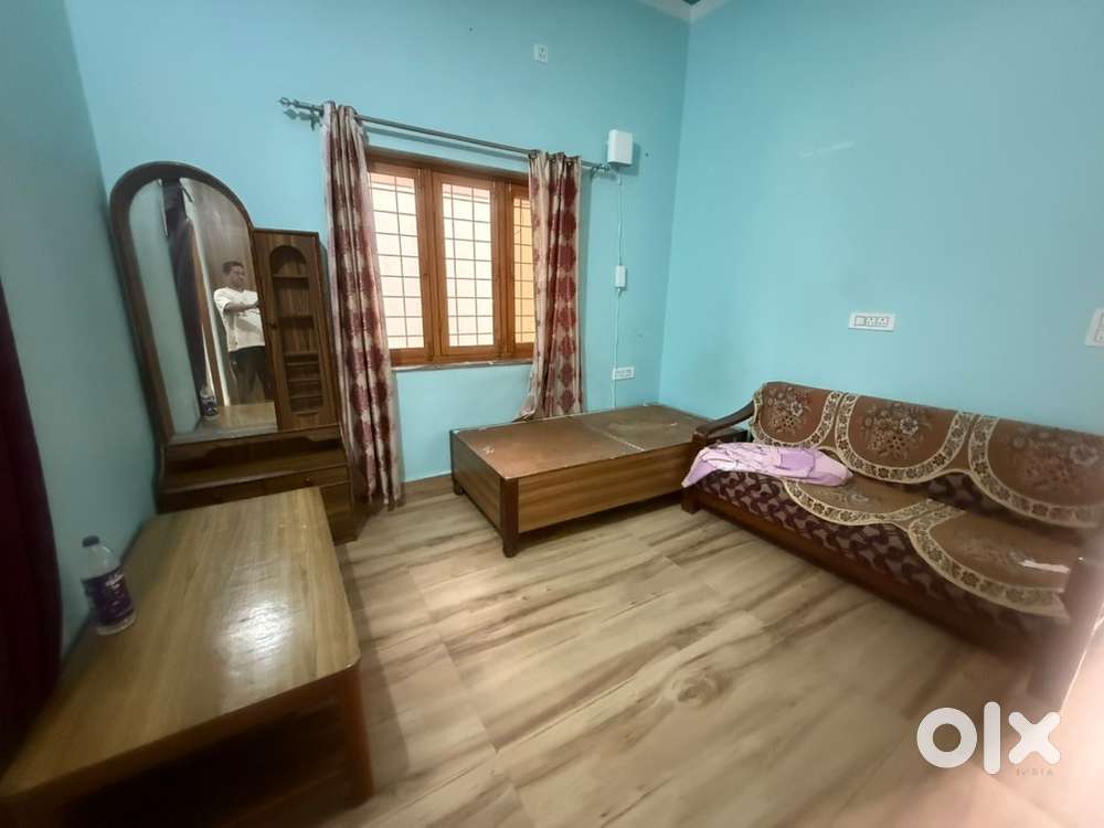 1 room set furnished Shingal betchlar job