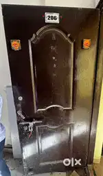 Door 80*35 ke 4 Door hai