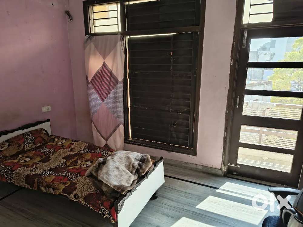 Need a roommate for independent  1bedroom set with attach washroom