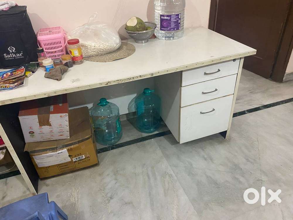 Computer Table with Drawer