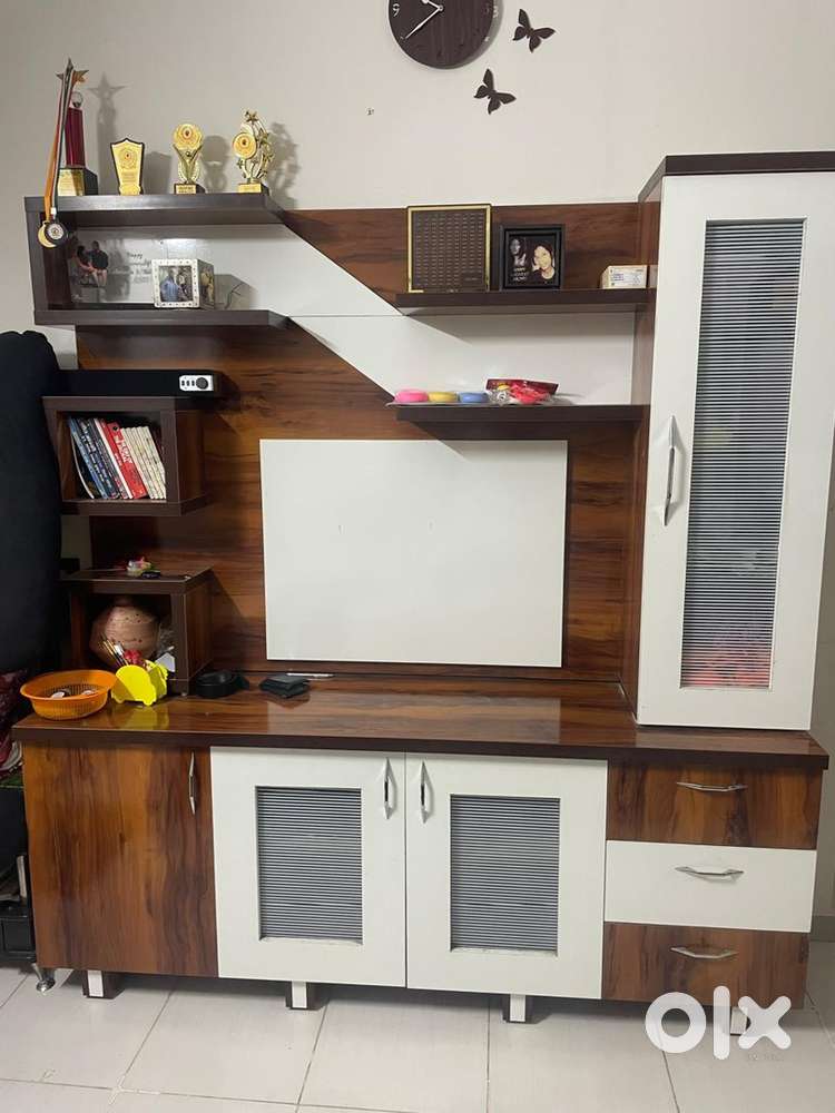 Tv Unit/ tv shelf