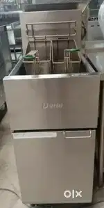 Fried chicken mechine ,breadding table ,freezer,shawarma mechine