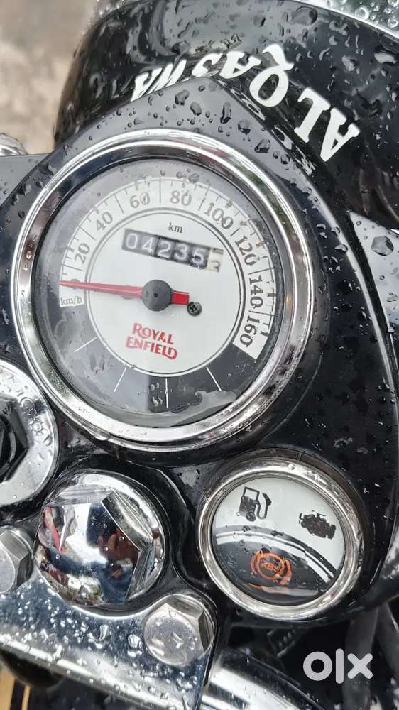 Royal Enfield classic 350 bike with a showroom codition