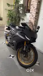 Yamaha R15 V4 BLACK ONLY 1025KM  SC project exhaust showroom condition