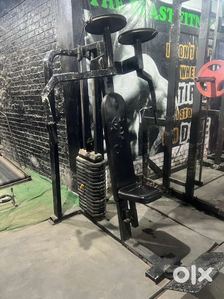 gym machine and bench
